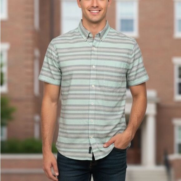Vineyard Vines Light Green Horizontal Striped Casual Button Up. Size Small Slim - Picture 1 of 7